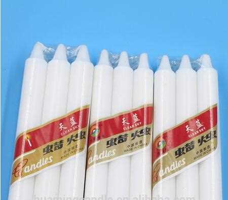 Fameless white candle with long burning time