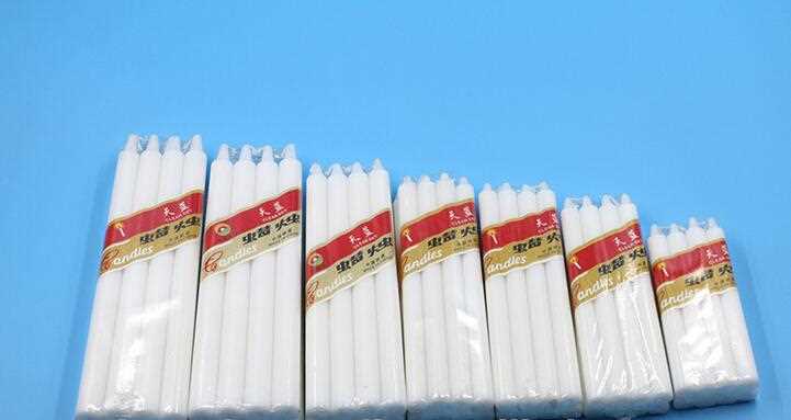 Fameless white candle with long burning time