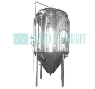 Stainless steel portable beer storage and fermentation tanks with jacketed