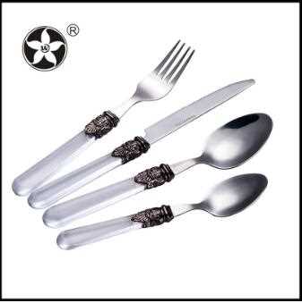Eco Friendly Stainless Steel Plastic Handle Tableware Set