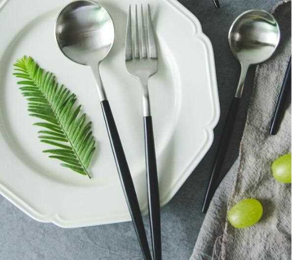 Mirror polish black handle cutlery set