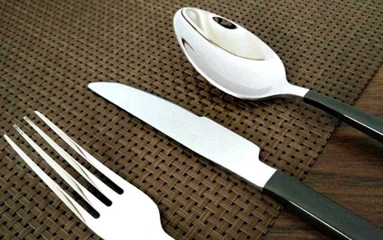 Stainless Streel Cutlery With Black Handle