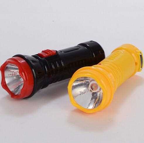 jieyang supplier wholesale night emergency flashlights led 8000 with cheap price