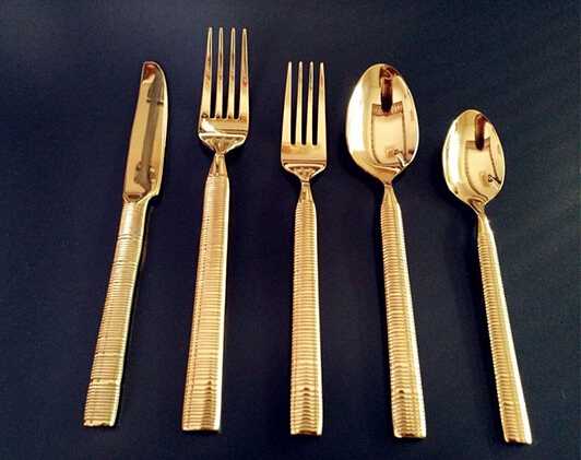 Customized color better hand feeling cutlery set