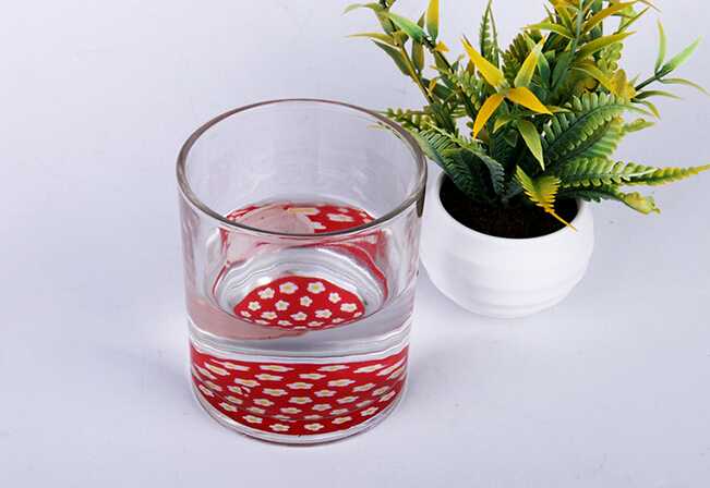 Thick and patterned bottom high quality clear drinking glass