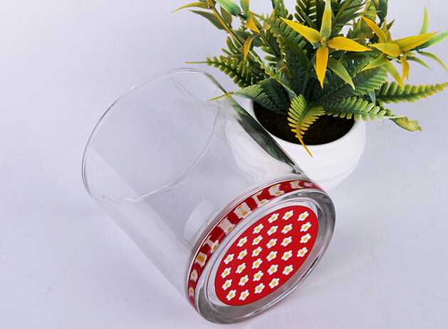 Thick and patterned bottom high quality clear drinking glass