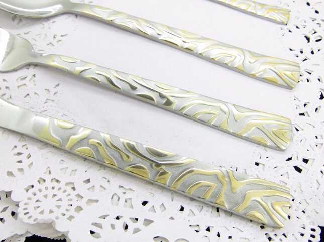 High Quality Cutlery Set With Gold Plated Figure Handle 