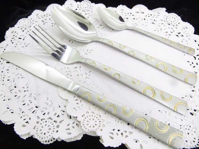 Golden-Plated Cutlery With The Circle Pattern Handle 