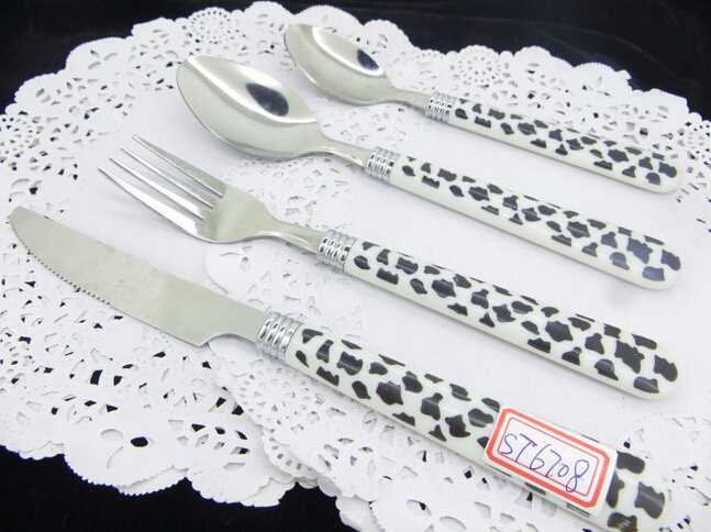 Spots Or Grid Plastic Handle Cutlery With Factory Price