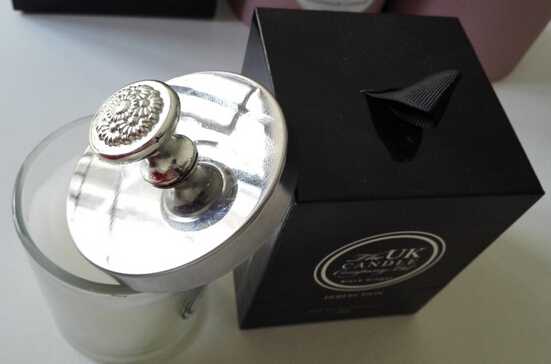 Glass jar scented candle  with lid