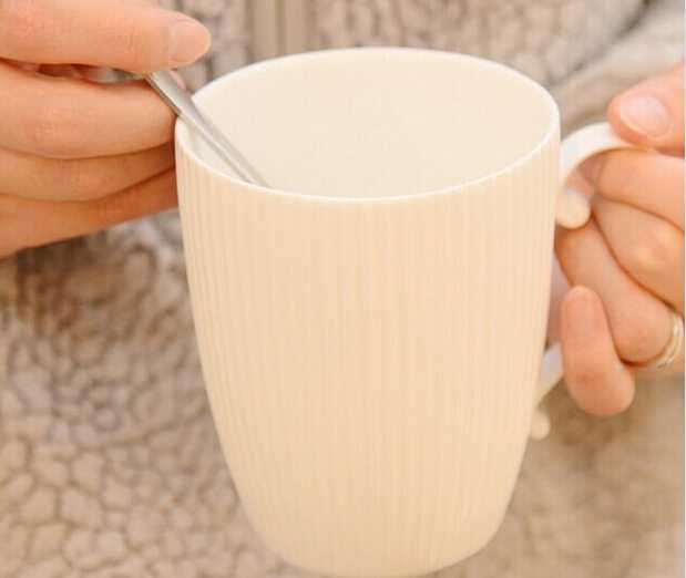 2017 New Product Stoneware Embossed Logo Mug