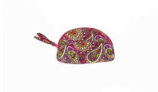 Our factory has been specialized in producing quilted cotton bags,textiles,cork bags, tyvek paper bags,PU bags,canvas bags,wallet,cosmetic bags,etc since 1995 .We regard quality as our life. Every department has a high-level operative norm. We still always adhere to it and improve it.Welcome every client to visit our factory. We think that we can become best partners.