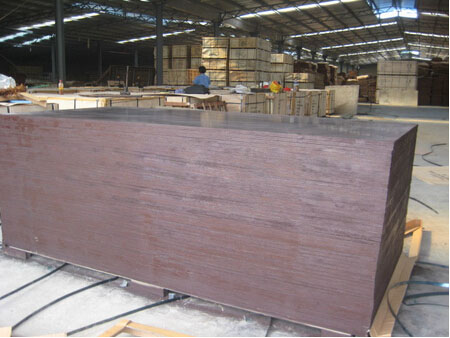 HOT   Good quality FSC Film faced plywood