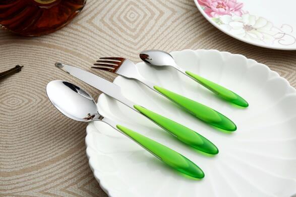 Double injection cutlery with multicolor plastic handle