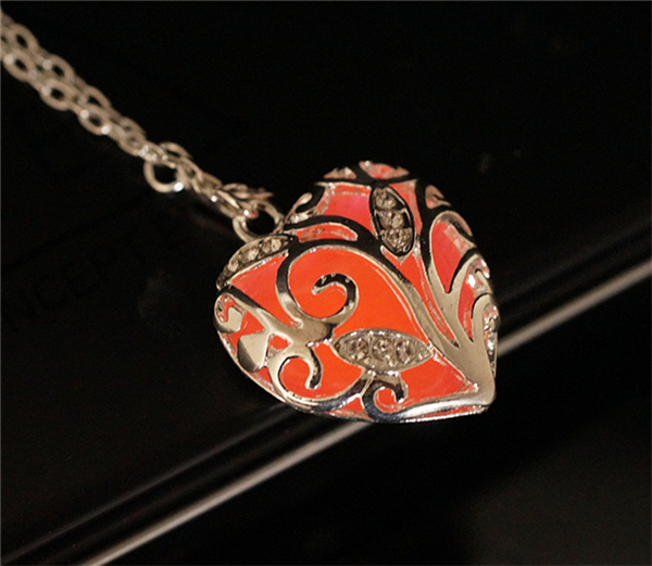 Luminous peach heart necklace Magical Aqua Blue Tree Heart Glow In Dark Pendant Necklace sale