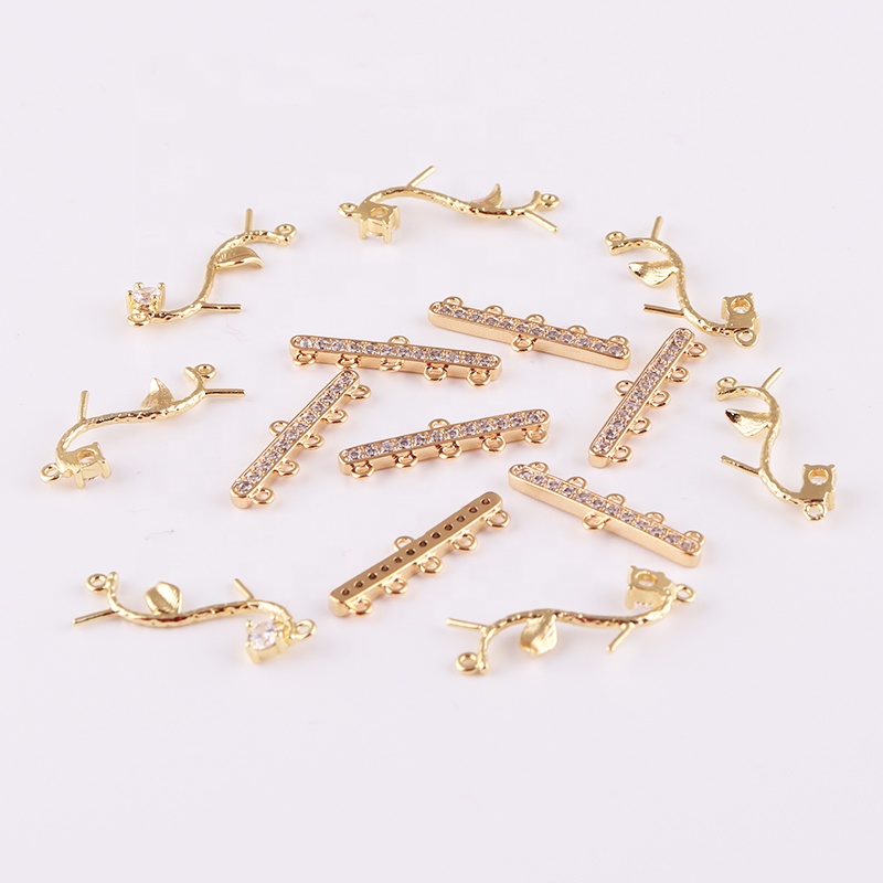 custom leaf shaped fashion gold pendant for garment accessories for sale