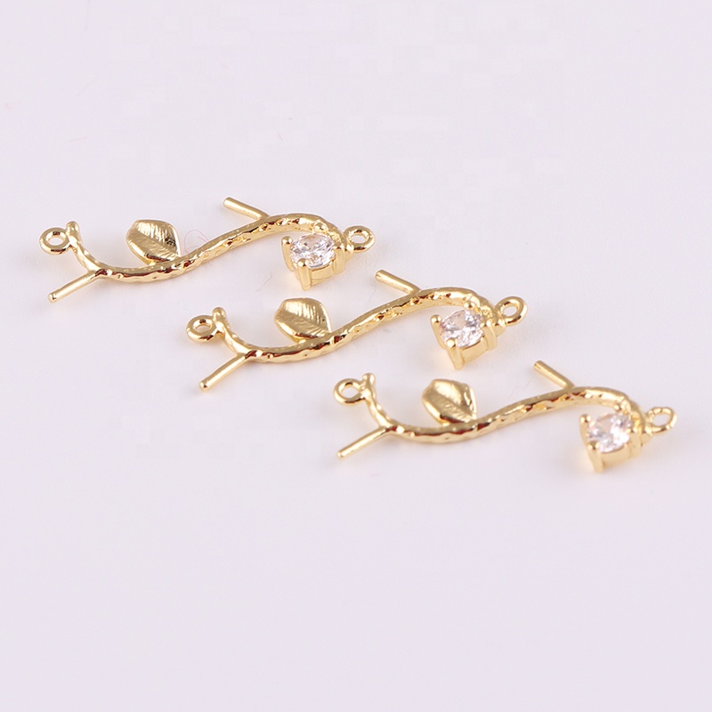 custom leaf shaped fashion gold pendant for garment accessories for sale