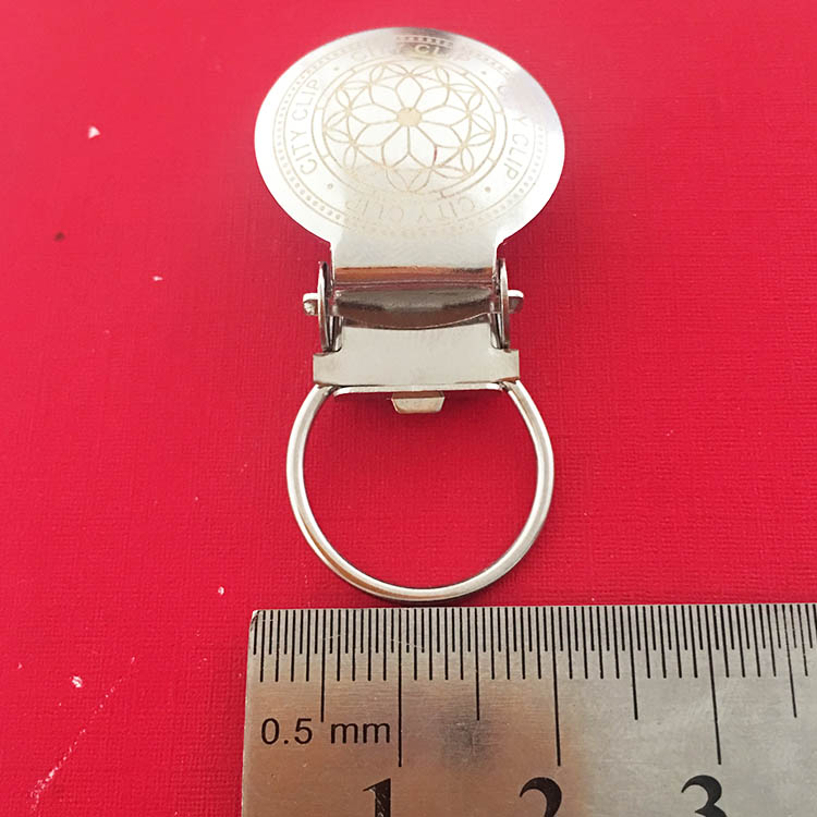 Metal suspender clip customized logo round shaped baby pacifier clip for sale