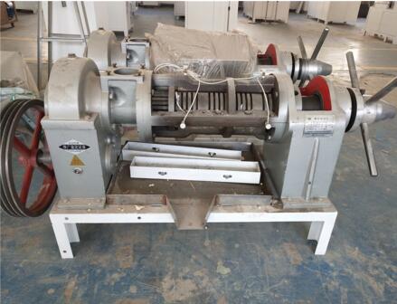 Diesel engine screw oil press soybean oil presser for sale