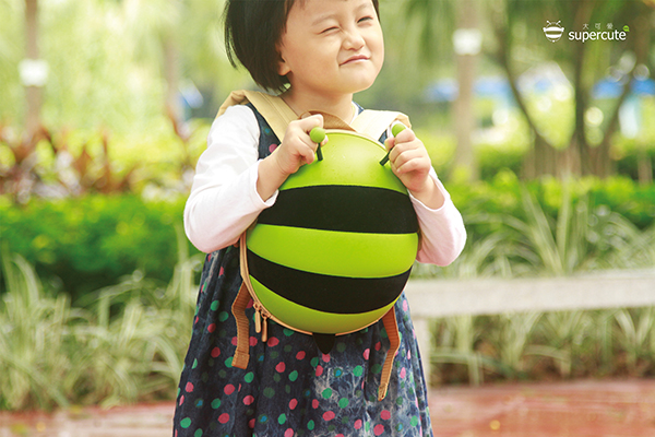 SUPERCUTE Mini EVA Glitter PU and Safety Harness Toddler Kids Backpack Honey Bee Shaped fpr sale