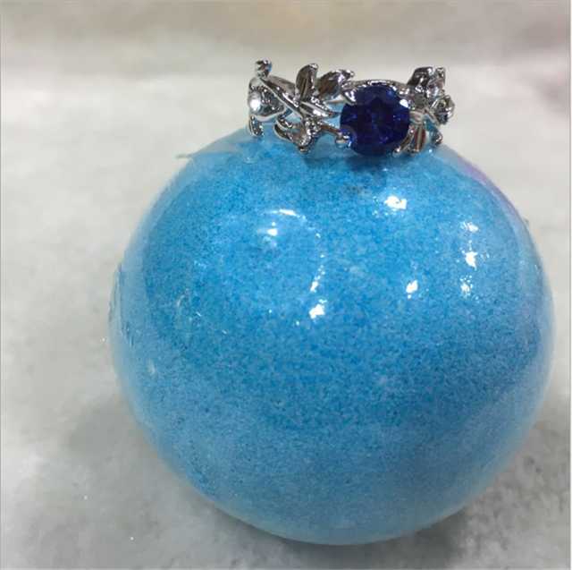 Christmas holiday gift set organic bath bombs with rings outside for sale