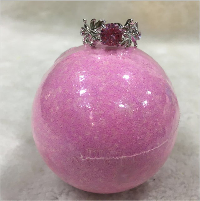 Christmas holiday gift set organic bath bombs with rings outside for sale