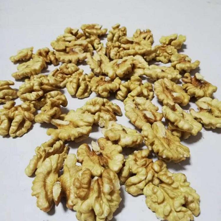 Better taste 80% halves walnut kernels orginal place Xinjiang for sale