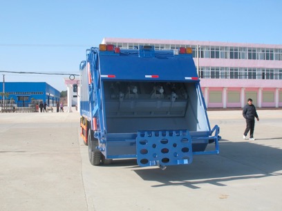 China Wholesale Market Agents Sinotruk HOWO 2 reverse gear,manual operation Transmission hook lift garbage truck for sale