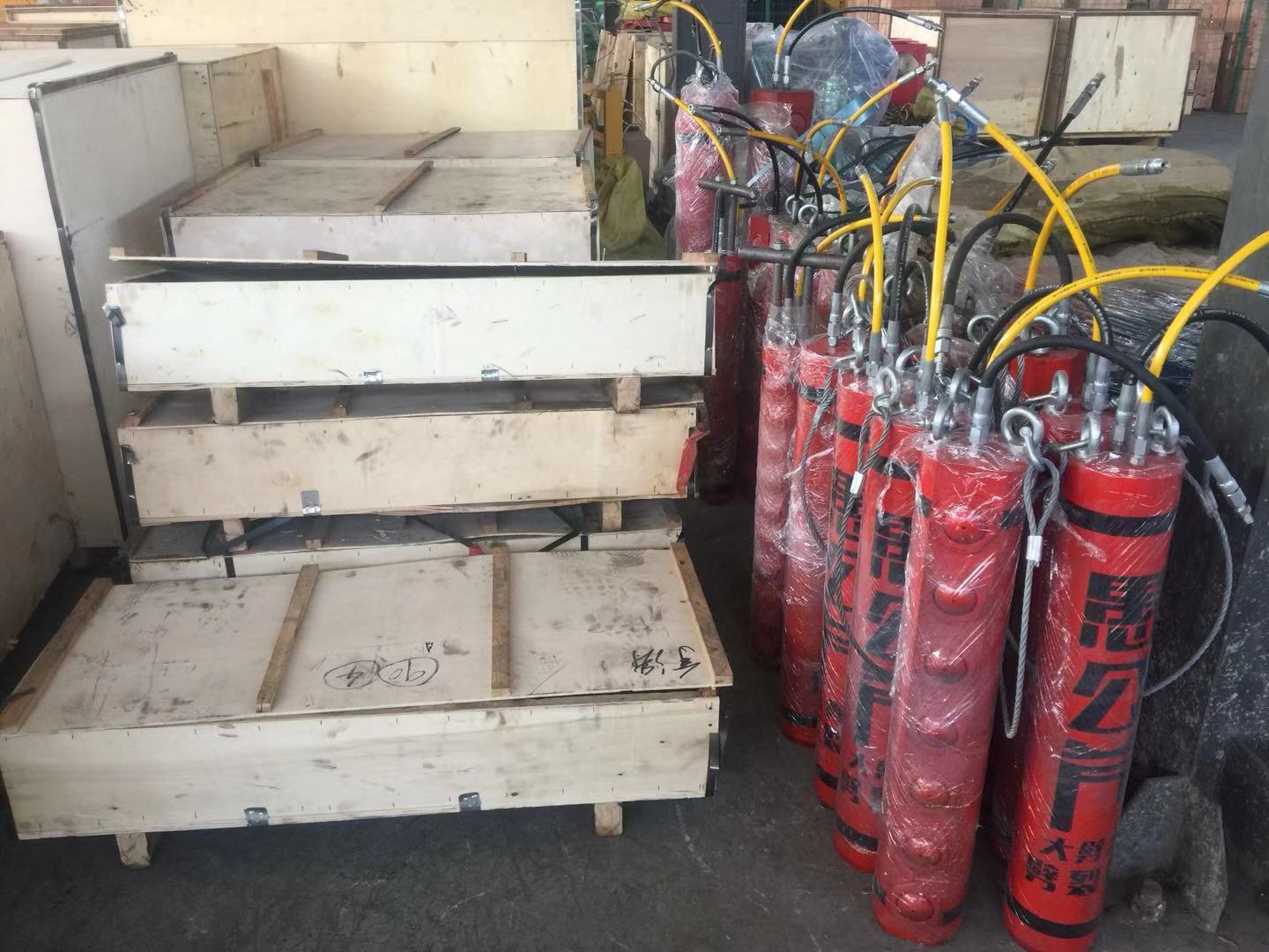 2000tons splitting capacity rock splitting machine rock splitting rods