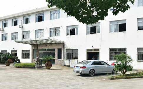 963531-1 Tyco/Amp Connector Accessory, White, Sealing Plug