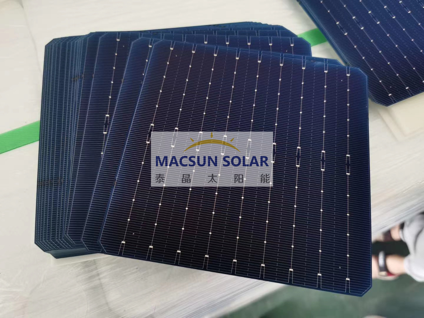 166mm P-Type Mono Bifacial Solar Cells