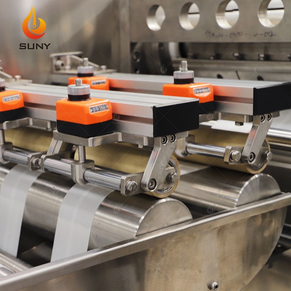 Full Automatic 5-30pcs Hygiene Facial Wipes Machine for Disinfection Wet Wipes Equipment